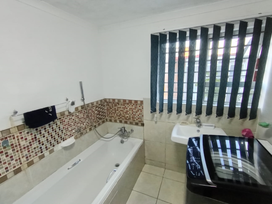 3 Bedroom Property for Sale in Riverside Western Cape